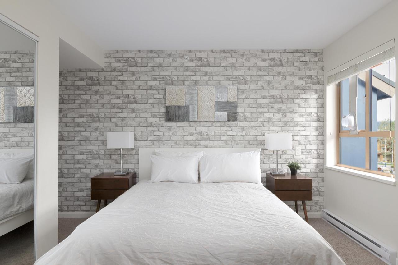 Tyndall Stone Lodge By Cozystay Signature Вістлер Екстер'єр фото